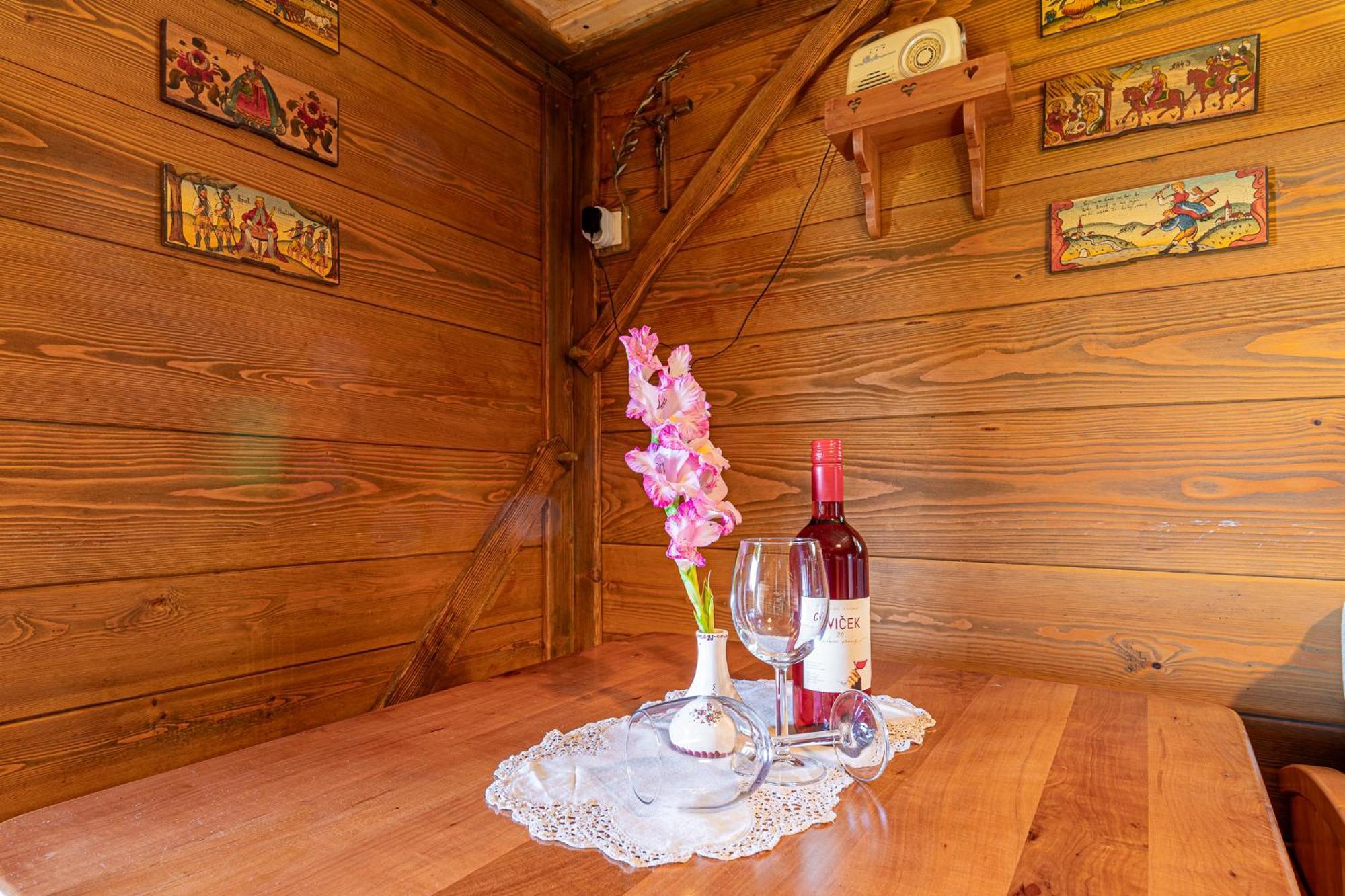 Otočec Vineyard Cottage Skatlar מראה חיצוני תמונה